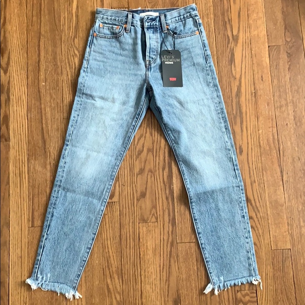 NWT Levi’s Premium Wedgie Ankle Jean Size 26